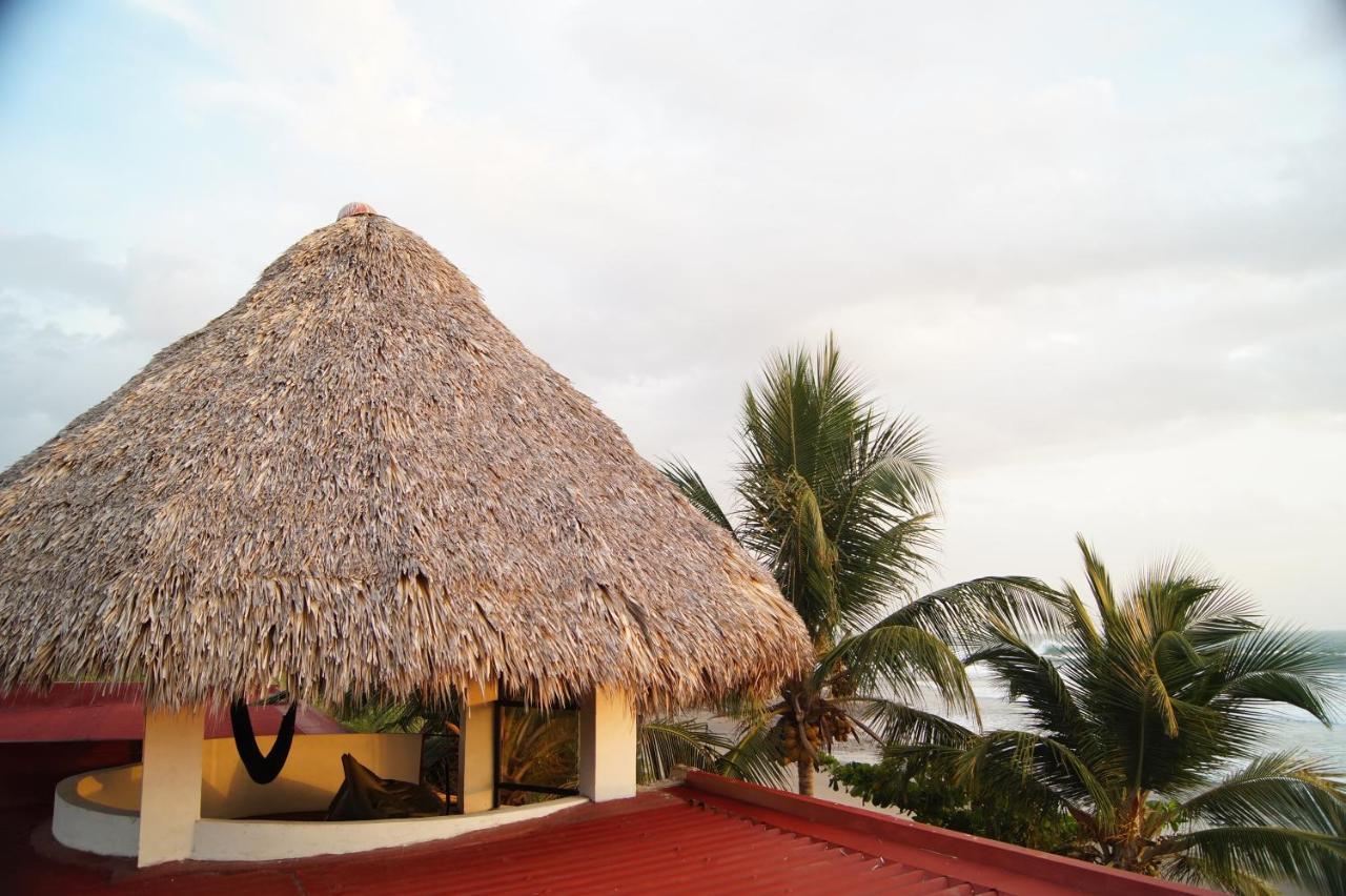Alive Beach House Transito Buitenkant foto